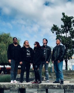 Still alive 😁🤘🏼
#tasteofsinmusic #tasteofsin #rock #metal #hardrock #band #femalfrontedmetal #music #hannovermusik #hornsup